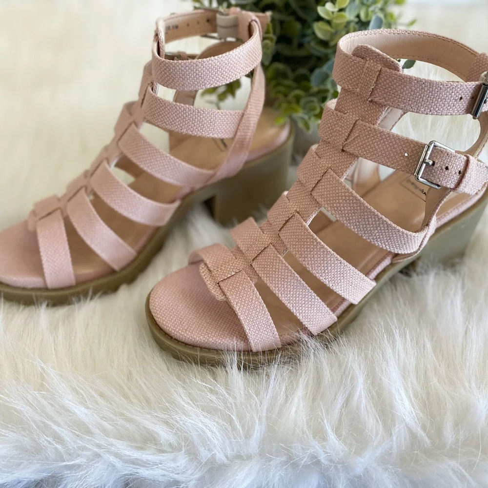 Women's Pink Strappy Sandals